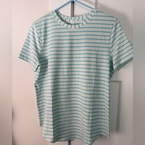 Lululemon short sleeve shirt